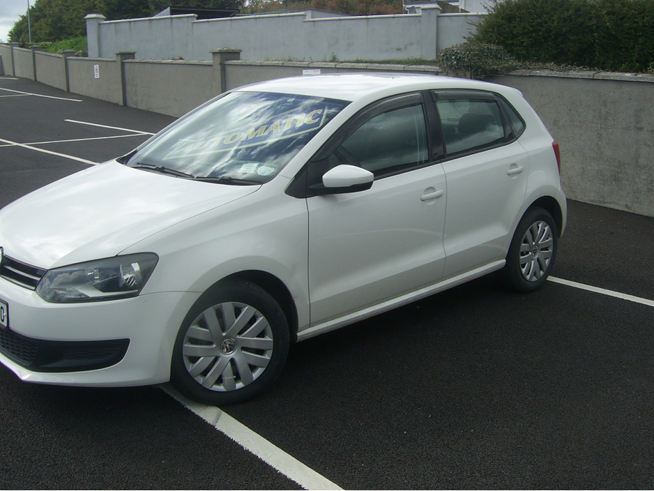 2014 Volkswagen Polo - image 2