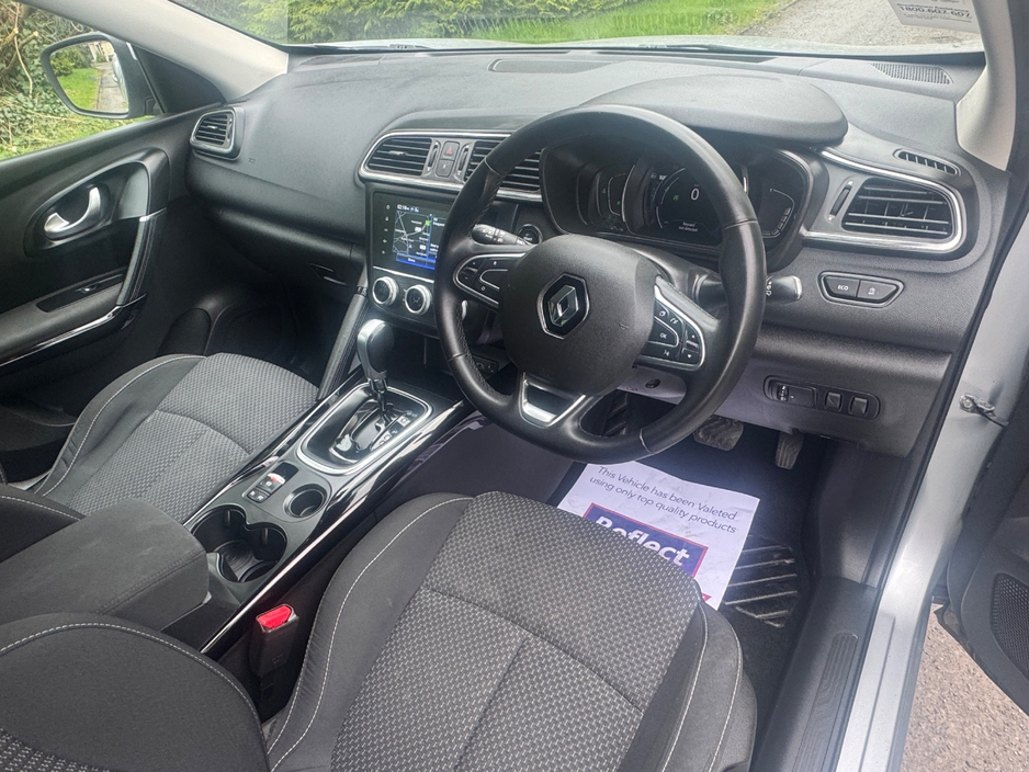 2022 Renault Kadjar - image 6