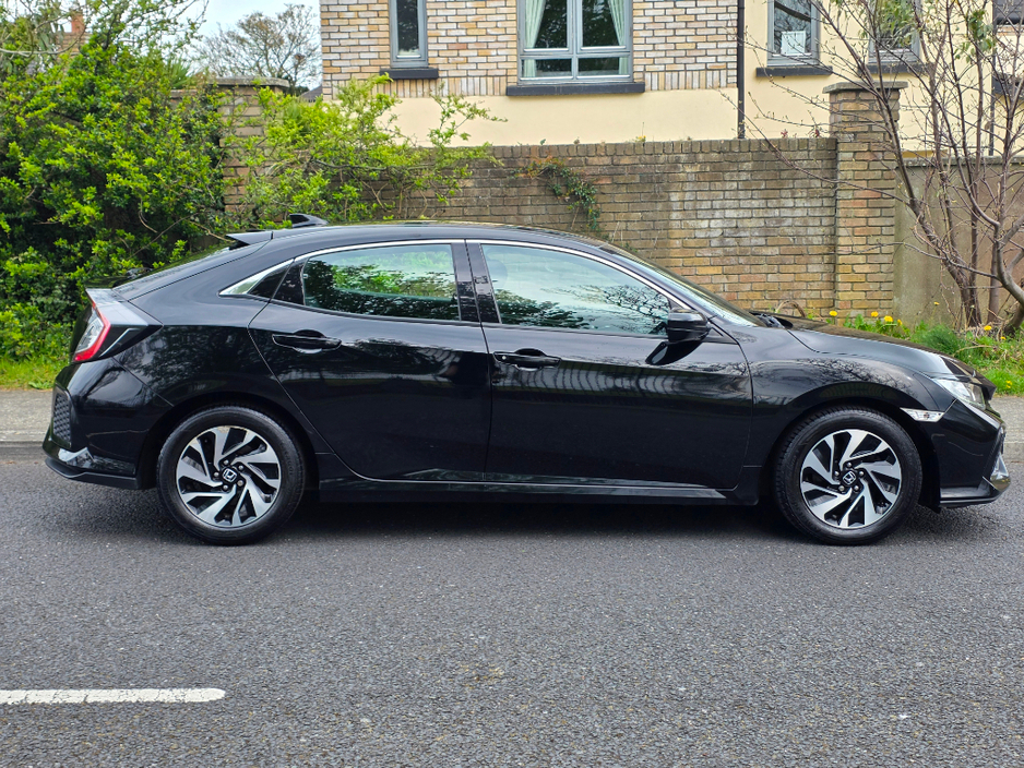 2019 Honda Civic - image 2