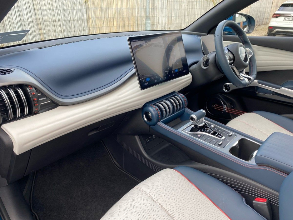 2025 BYD ATTO 3 - image 9