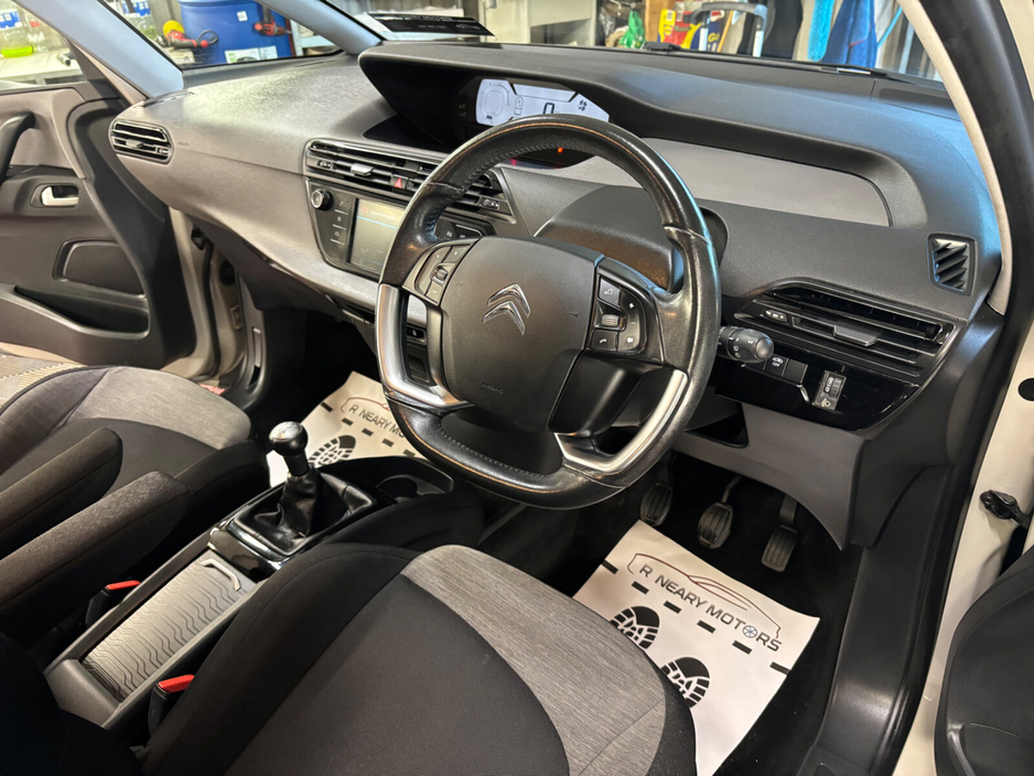 2017 Citroen C4 - image 8