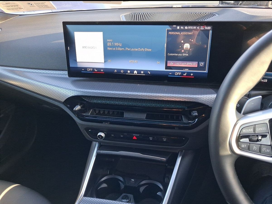 2025 BMW 3 Series - image 8