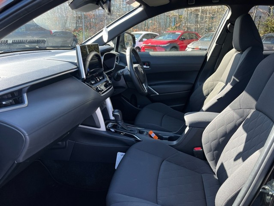 2024 Toyota Corolla Cross - image 6