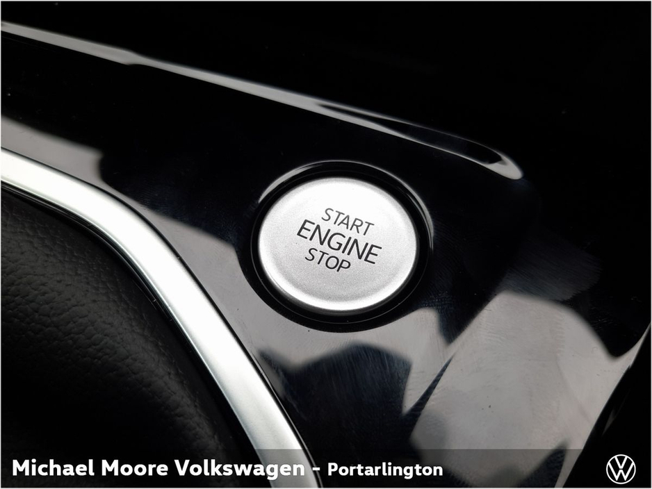 2026 Volkswagen Golf R-LINE 1.5TSI 150HP €42,838