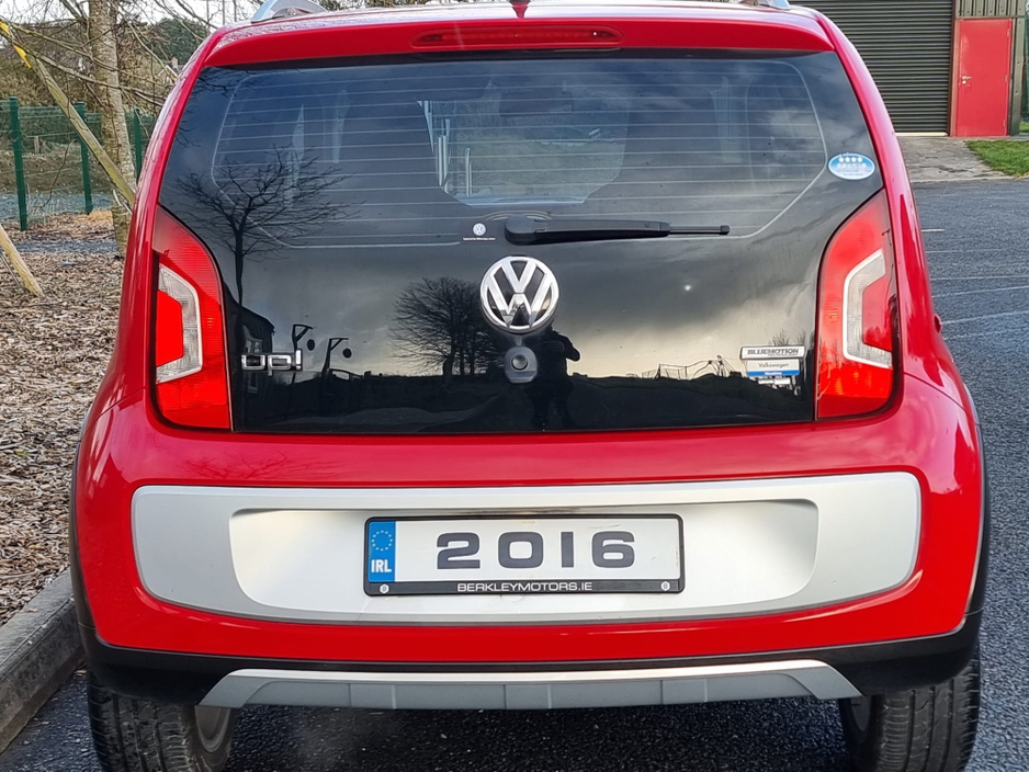 2016 Volkswagen up! - image 2