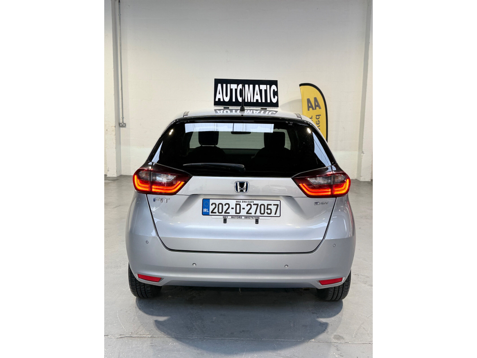 2020 Honda Fit - image 5