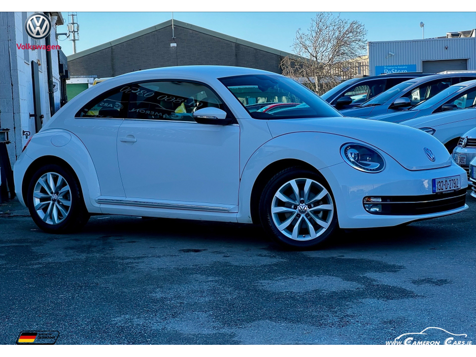 2013 Volkswagen Beetle - image 3