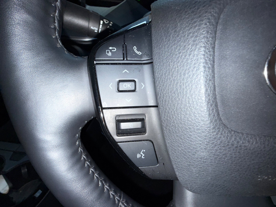 2023 Toyota Prius - image 24