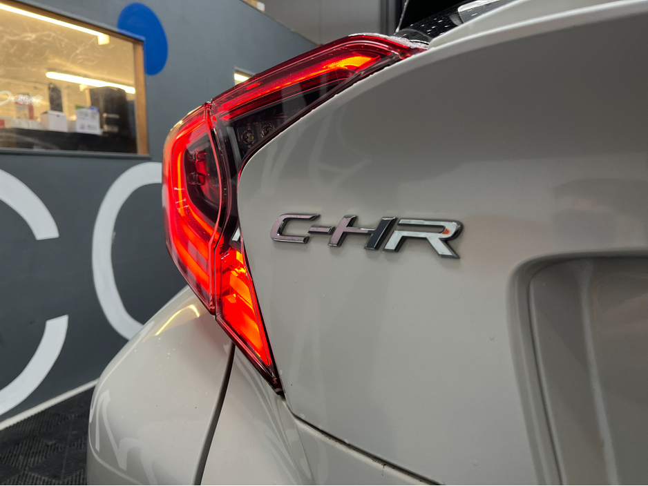 2019 Toyota C-HR €18950! 2019 TOYOTA C-HR S LED PACKAGE 1.8 AUTOMATIC / CRUISE CONTROL / REVERSE CAMERA AND MORE €18,950