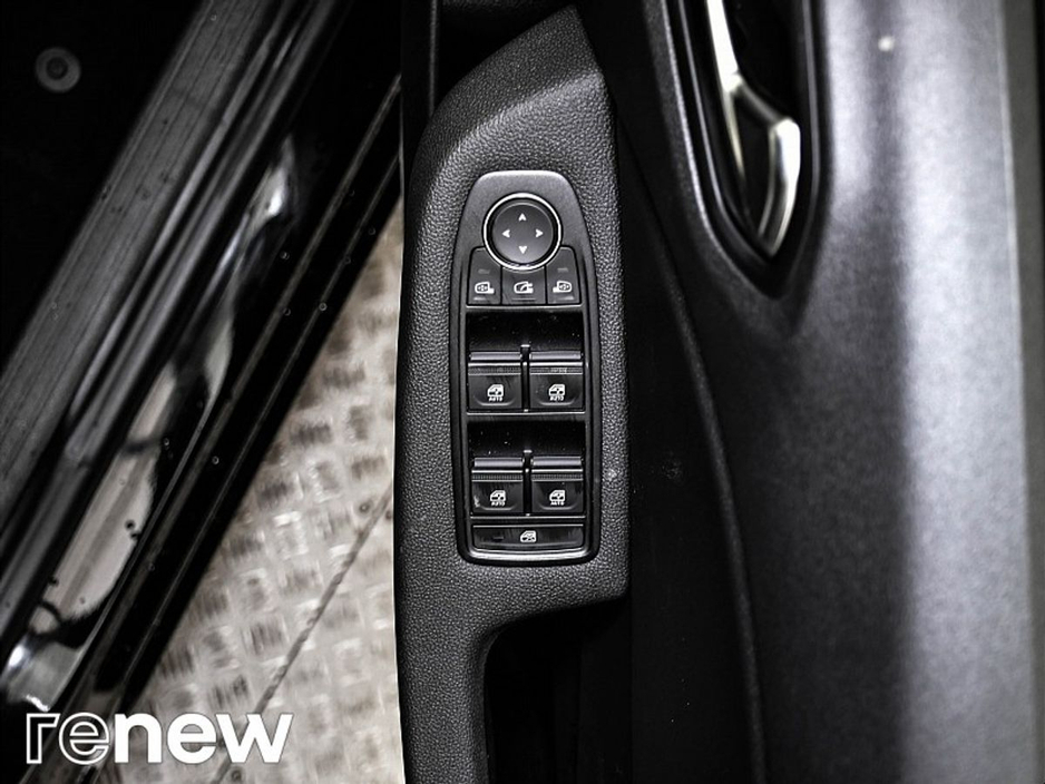 2025 Renault Clio - image 20