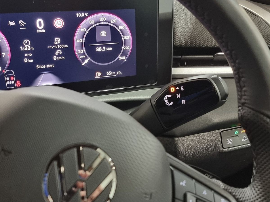 2026 Volkswagen T-Roc - image 15