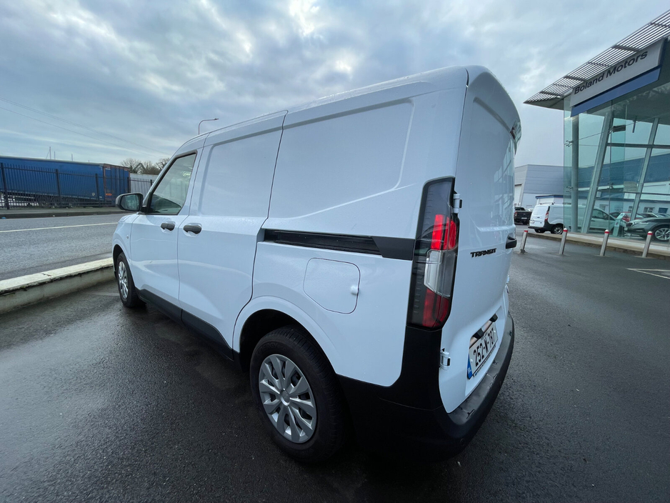 2025 Ford Courier - image 6