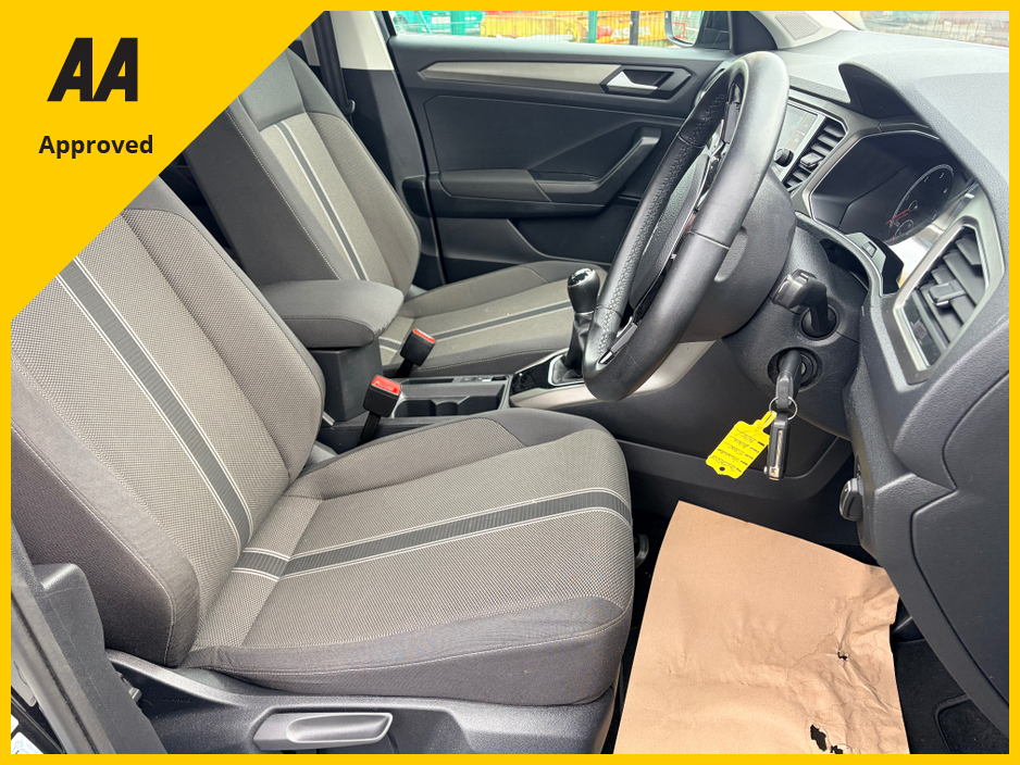 2020 Volkswagen T-Roc - image 10