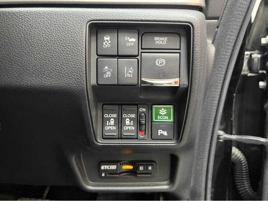 2018 Honda Odyssey - image 12