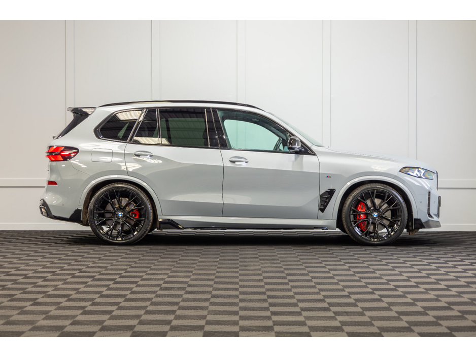 2024 BMW X5 - image 6
