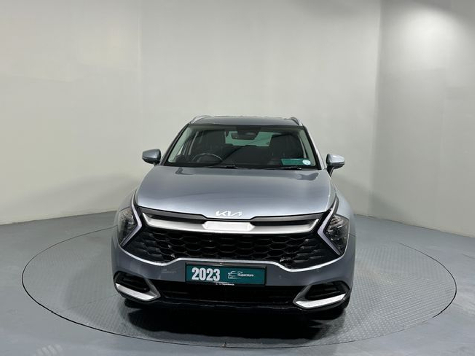 2023 Kia Sportage - image 2