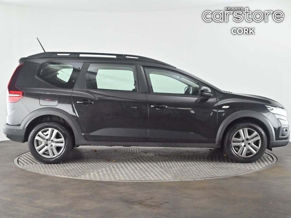 2023 Dacia Jogger - image 2