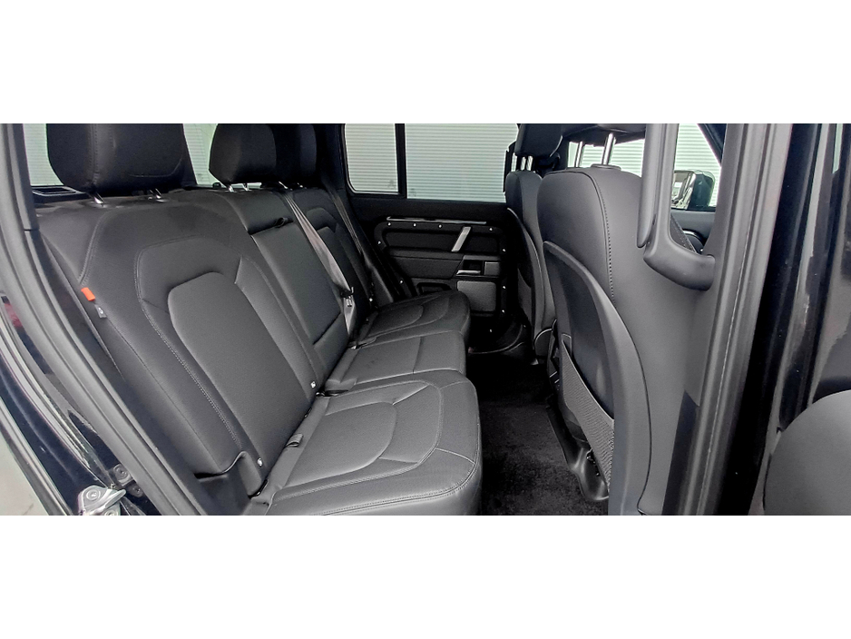 2024 Land Rover Defender - image 6