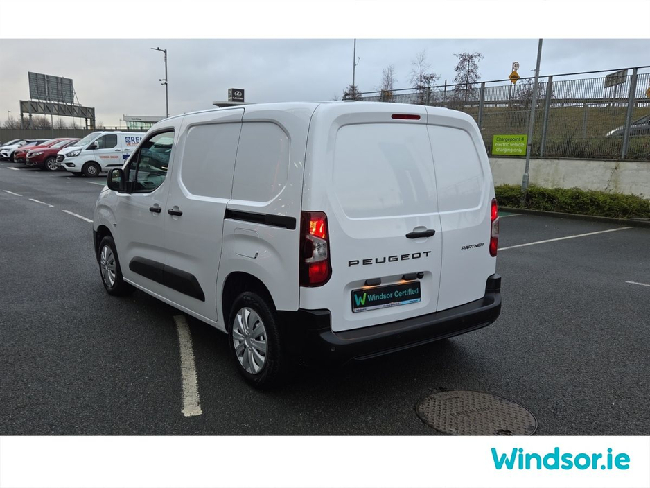 2024 Peugeot Partner PARTNER PRO PLUS1.5 HDI 100 65 €18,695