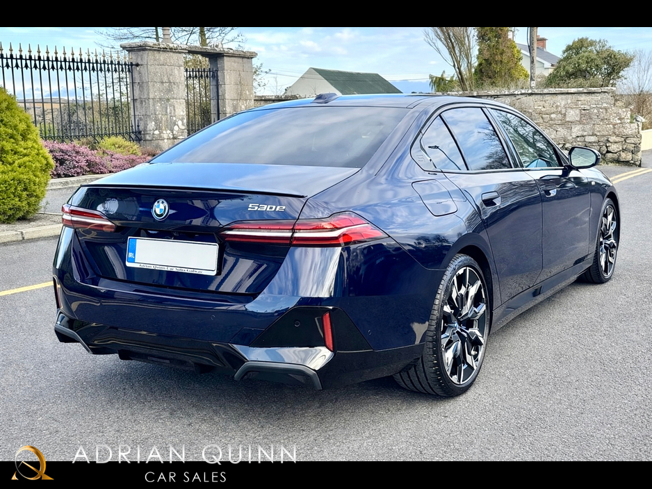 2024 BMW 5 Series - image 5