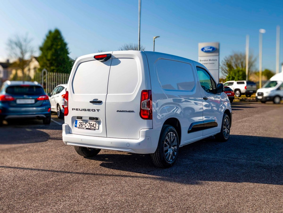 2026 Peugeot Partner - image 18