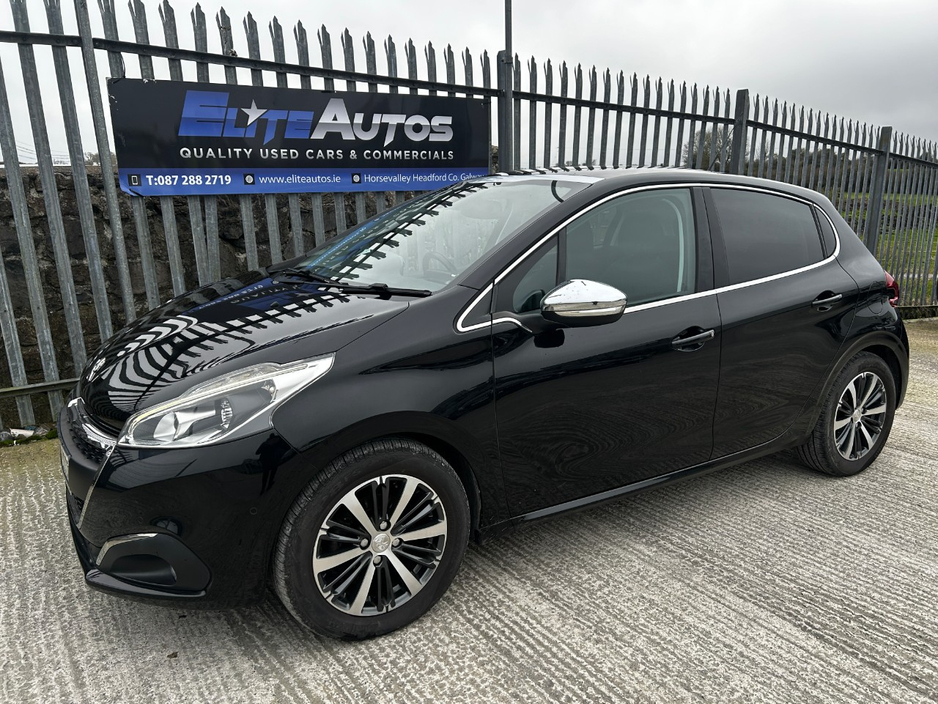 2016 Peugeot 208 - image 5