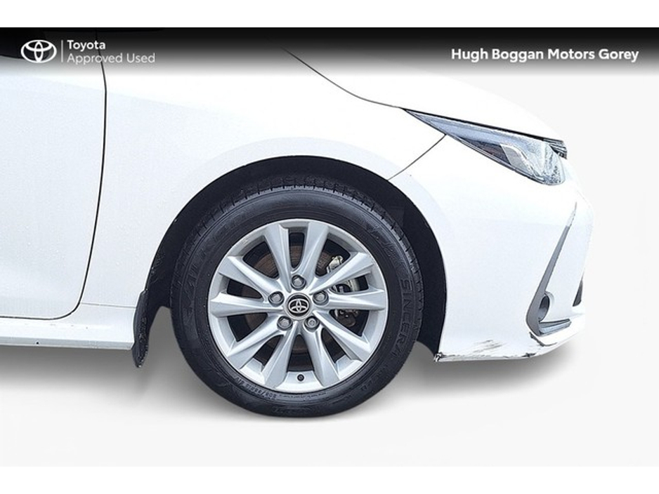 2024 Toyota Corolla LUNA SALOON 4DR AUTO €28,950