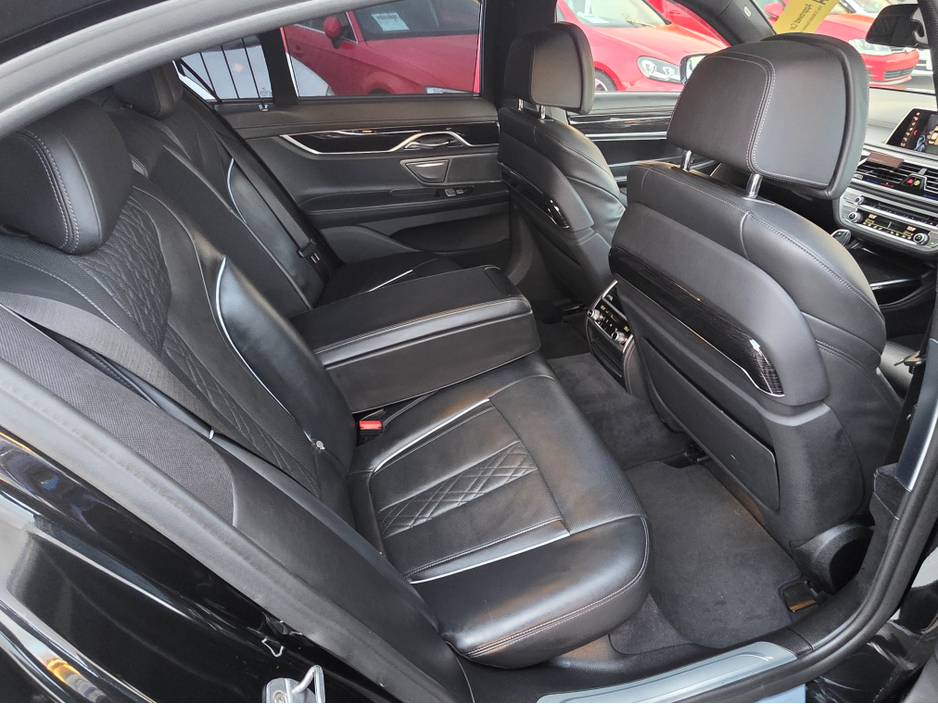 2018 BMW 7 Series 740D M-SPORT X-DRIVE HUGE SPEC ONLY 50 K KMS