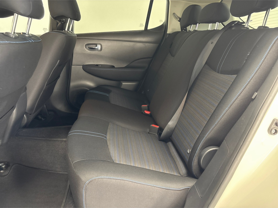 2021 Nissan Leaf PREMIUM 40KW**SEMI DIGITAL DASH**TOUCHSCREEN BLUETOOTH MEDIA**NAVIGATION**REVERSE CAMERA**PARKING SENSORS**ECO MODE**MULTIFUNCTIONAL STEERING WHEEL**CRUISE CONTROL**AUTO LIGHTS**AUTO WIPERS**ISOFIX** €14,995