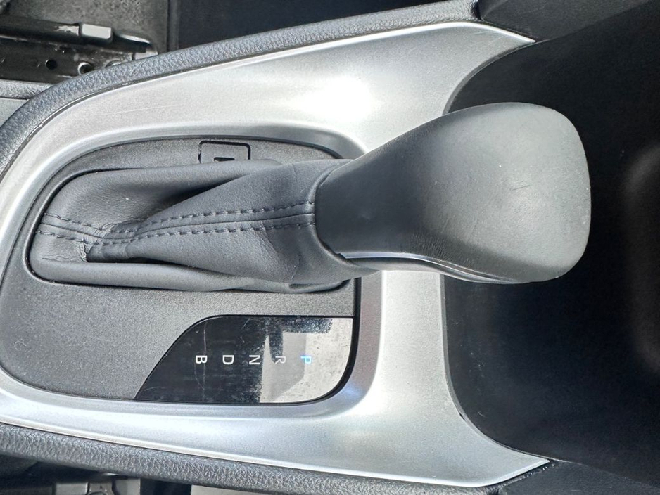 2024 Toyota Yaris Cross - image 31