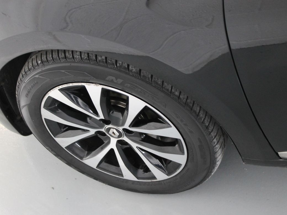 2020 Renault Clio - image 31