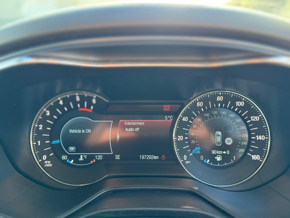 2016 Ford Mondeo - image 23