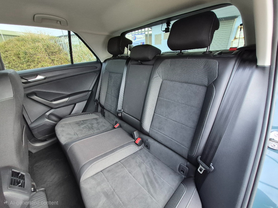 2023 Volkswagen T-Roc - image 20