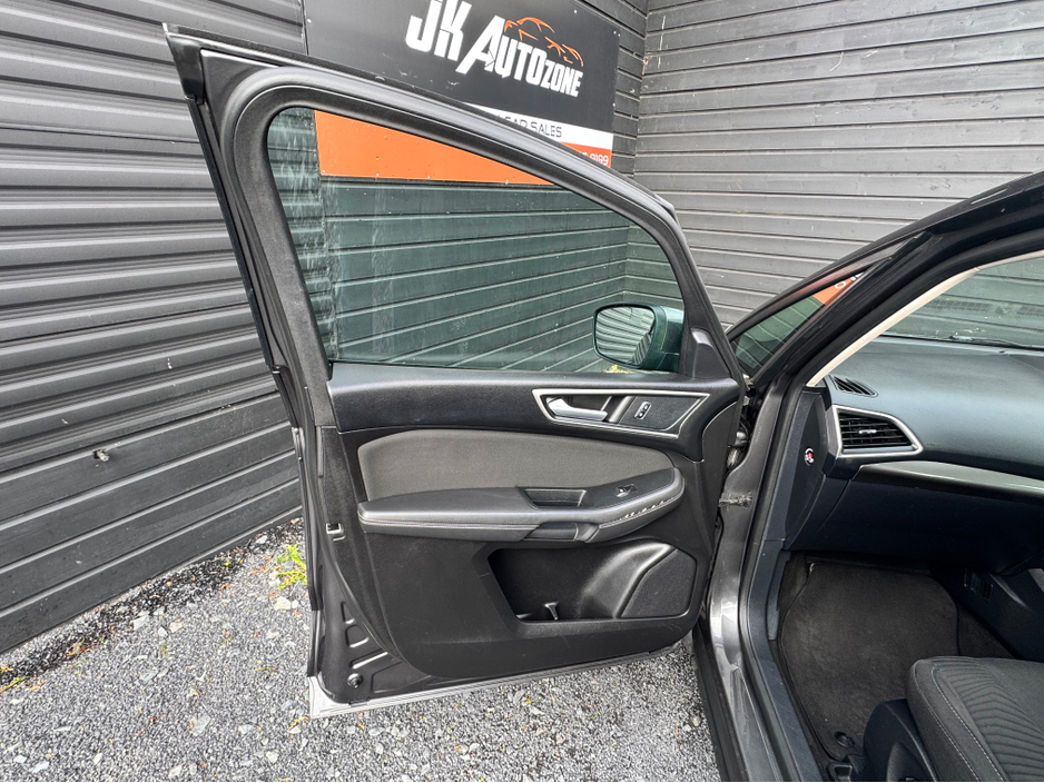 2016 Ford S-Max - image 18