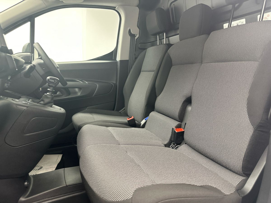 2026 Peugeot Partner - image 19