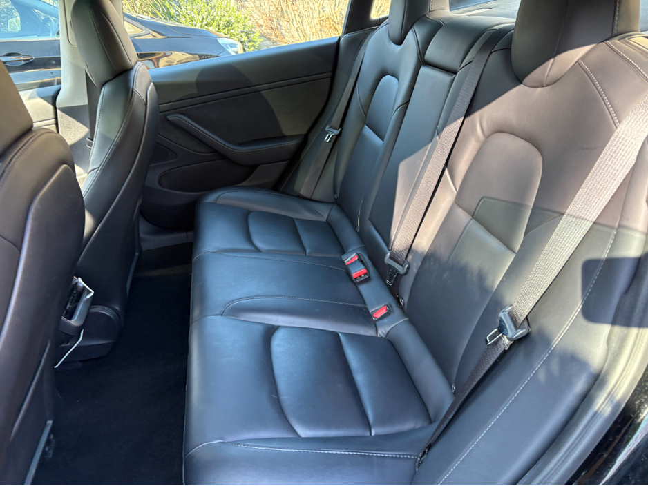 2022 Tesla Model 3 - image 5