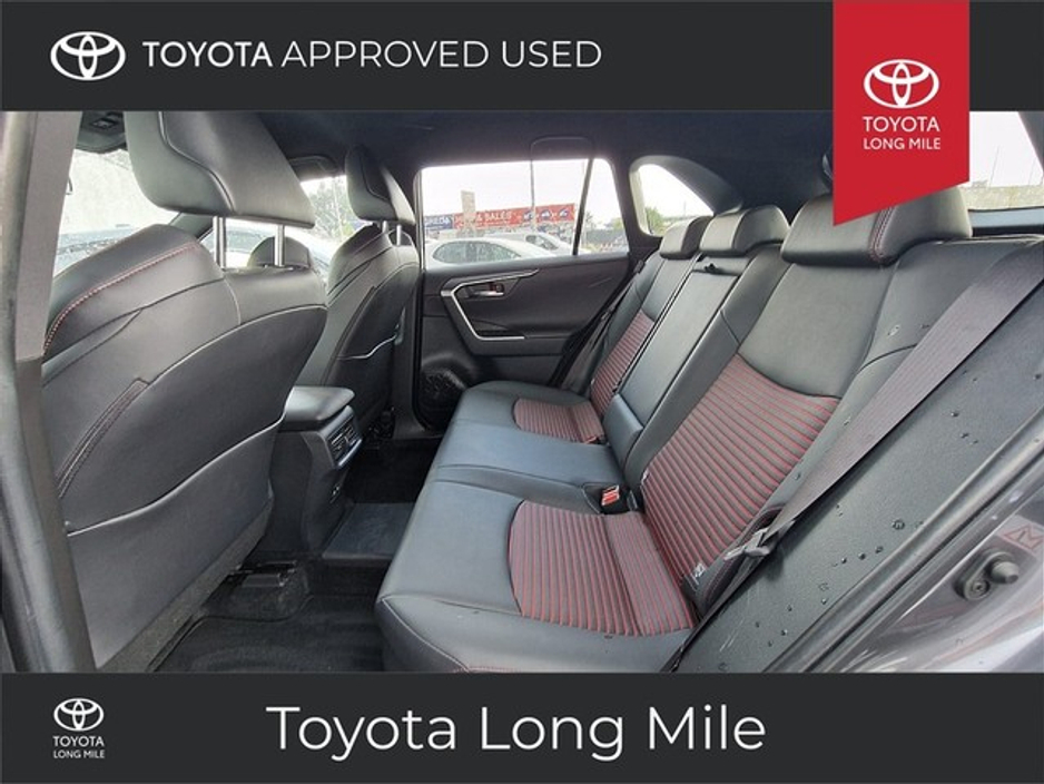2022 Toyota Rav4 - image 10