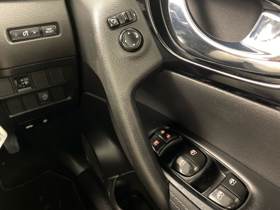 2020 Nissan Qashqai - image 19