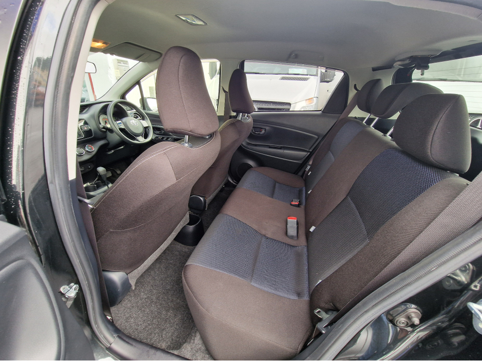 2018 Toyota Yaris - image 28