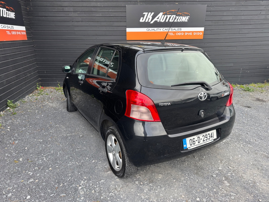 2006 Toyota Yaris - image 6