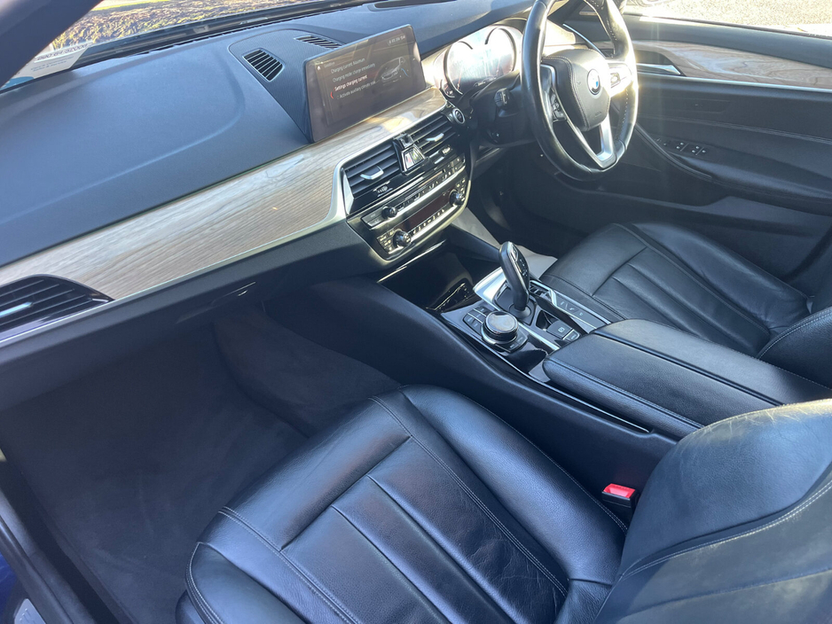 2018 BMW 5 Series - image 10