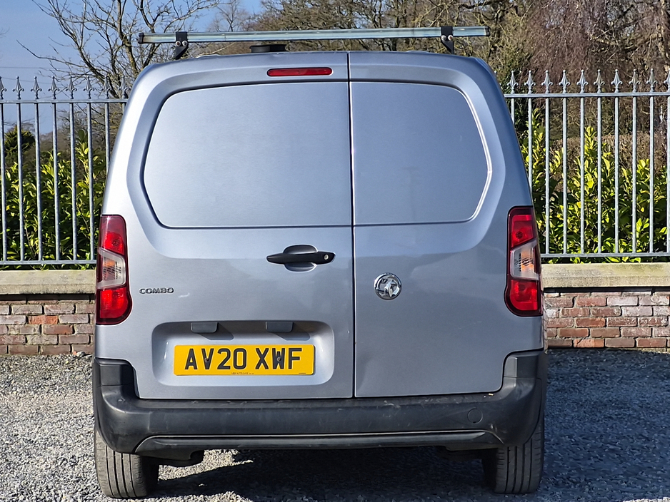 2020 Vauxhall Combo - image 5