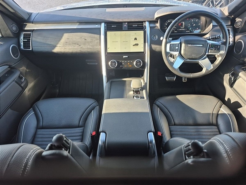 2024 Land Rover Discovery - image 2