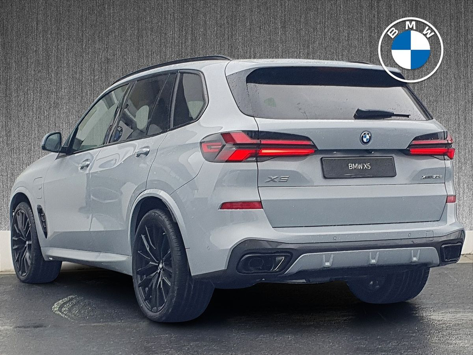 2026 BMW X5 - image 2