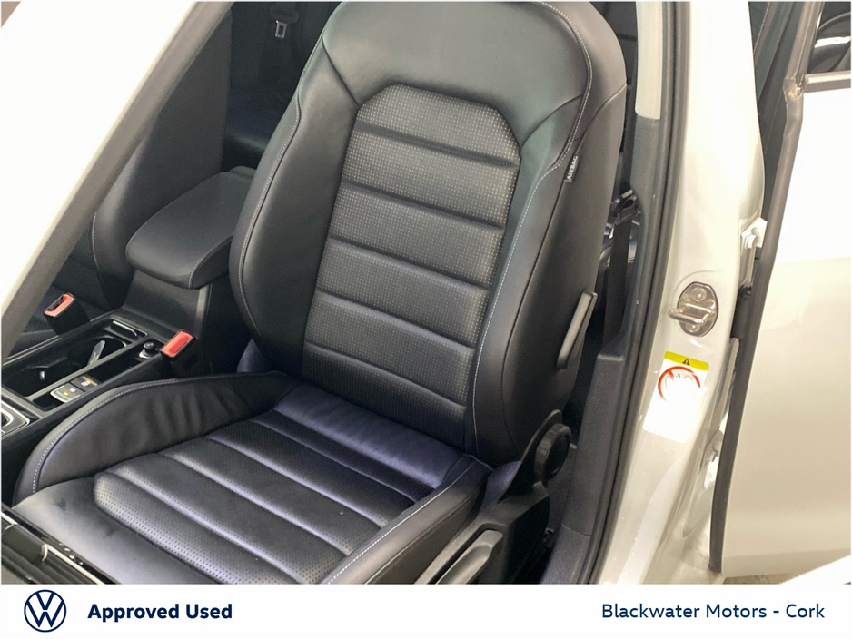 2021 Volkswagen Golf - image 24