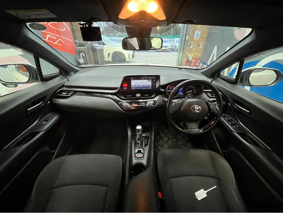 2019 Toyota C-HR €18950! 2019 TOYOTA C-HR S LED PACKAGE 1.8 AUTOMATIC / CRUISE CONTROL / REVERSE CAMERA AND MORE €18,950