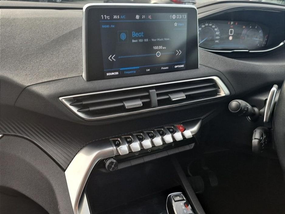 2019 Peugeot 3008 - image 13