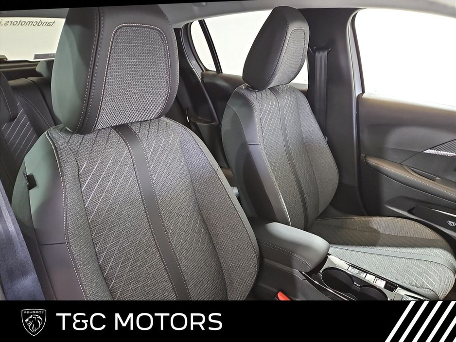 2026 Peugeot 208 - image 17