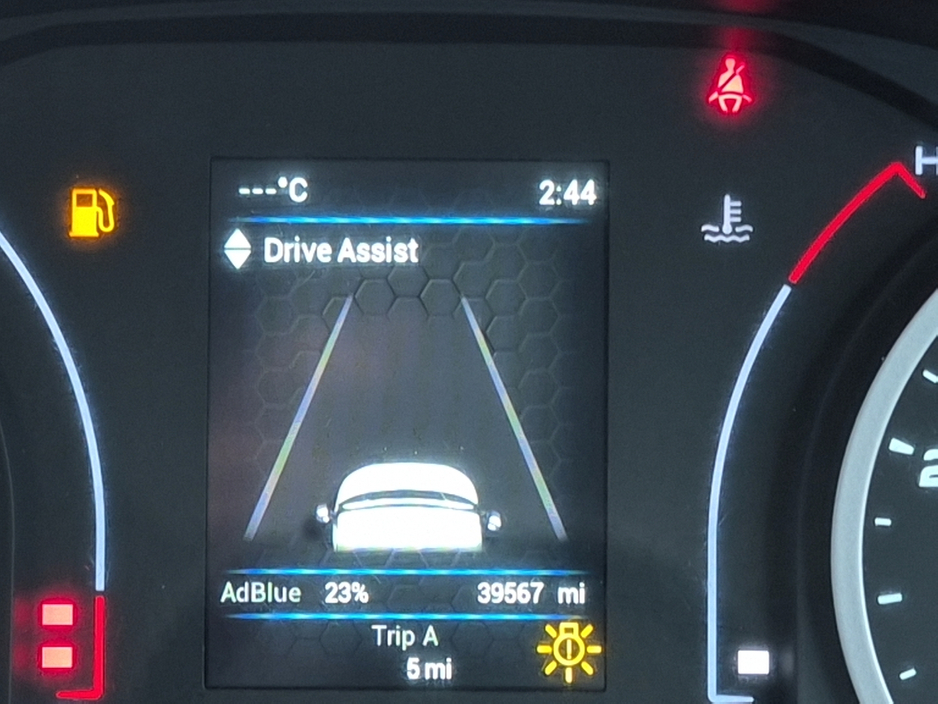 2021 Iveco Daily T35-140  Tipper with 3 seats in front and flashing beacon lights, only 39,000 miles.