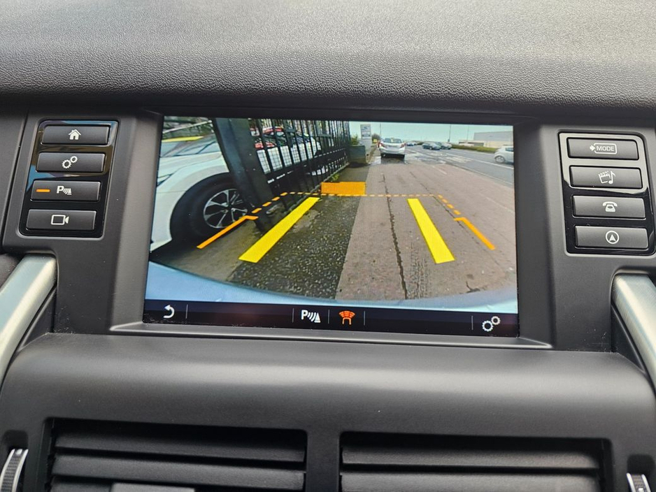 2018 Land Rover Discovery Sport - image 22